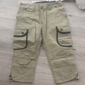 Men's Olive Cargo Capri Pants with Contrast Trim